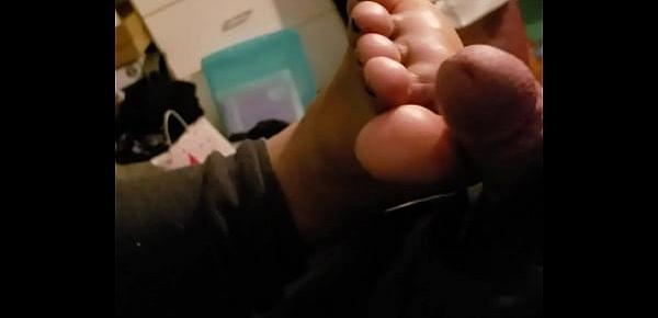  Bella Soles Rubs her Feet on Cock